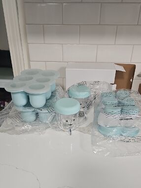 Nutribullet Baby Feeding Set - Light Blue Silicone & Clear Plastic Cups